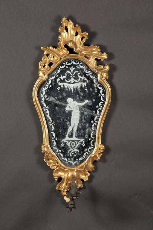 A pair of Italian Giltwood Etched Mirrors with Sconce Arms For Sale 2