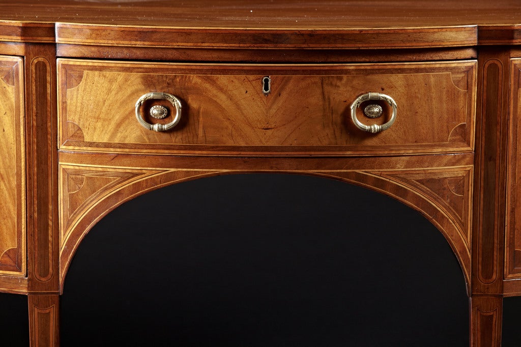 Mahogany A Very Fine English Sheraton Period Serpentine Inlaid Sideboard For Sale