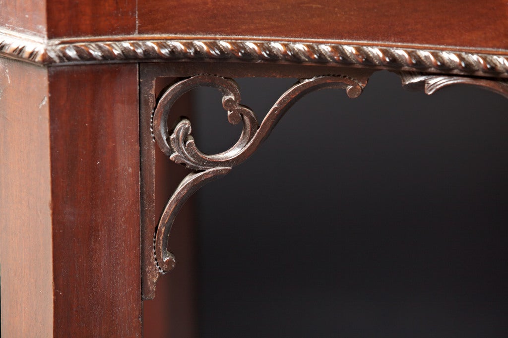 A Fine Chippendale Serpentine Carved Mahogany Pier Table, 1755 For Sale 3