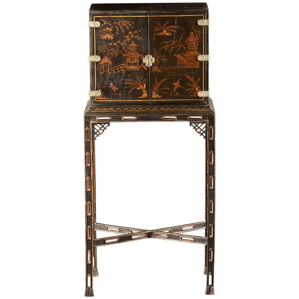 Small Lacquered Cabinet on Frame, English, circa 1800 For Sale