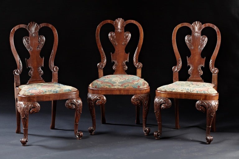 A Rare Pair of George II Eagle and Shell Carved Walnut Side Chairs In Excellent Condition In Woodbury, CT
