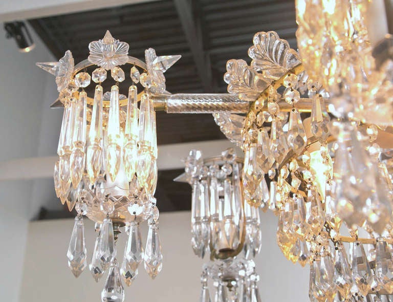 Lampadario di cristallo inglese William IV dell'inizio del XIX secolo In condizioni ottime in vendita a Bantam, CT