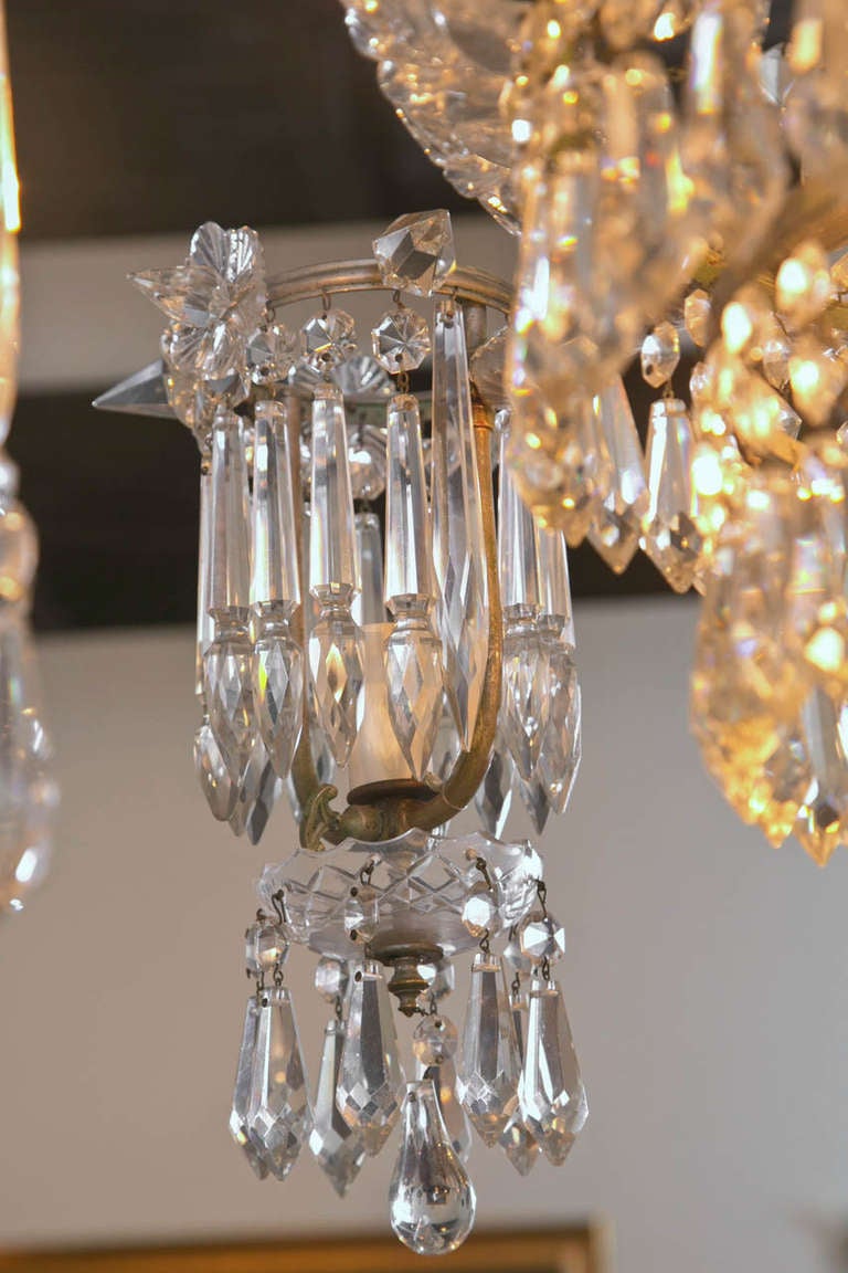 Lampadario di cristallo inglese William IV dell'inizio del XIX secolo in vendita 1