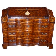 Exremely fine Italian mid 18th century walnut desk
