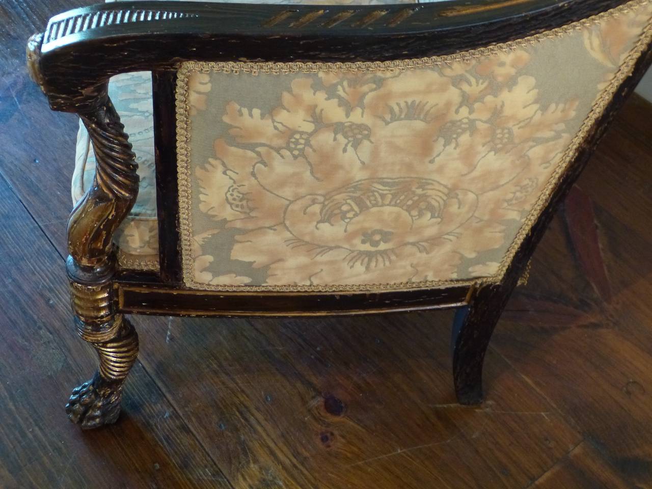 Dimunitive English Regency Painted Settee In Good Condition In Bantam, CT