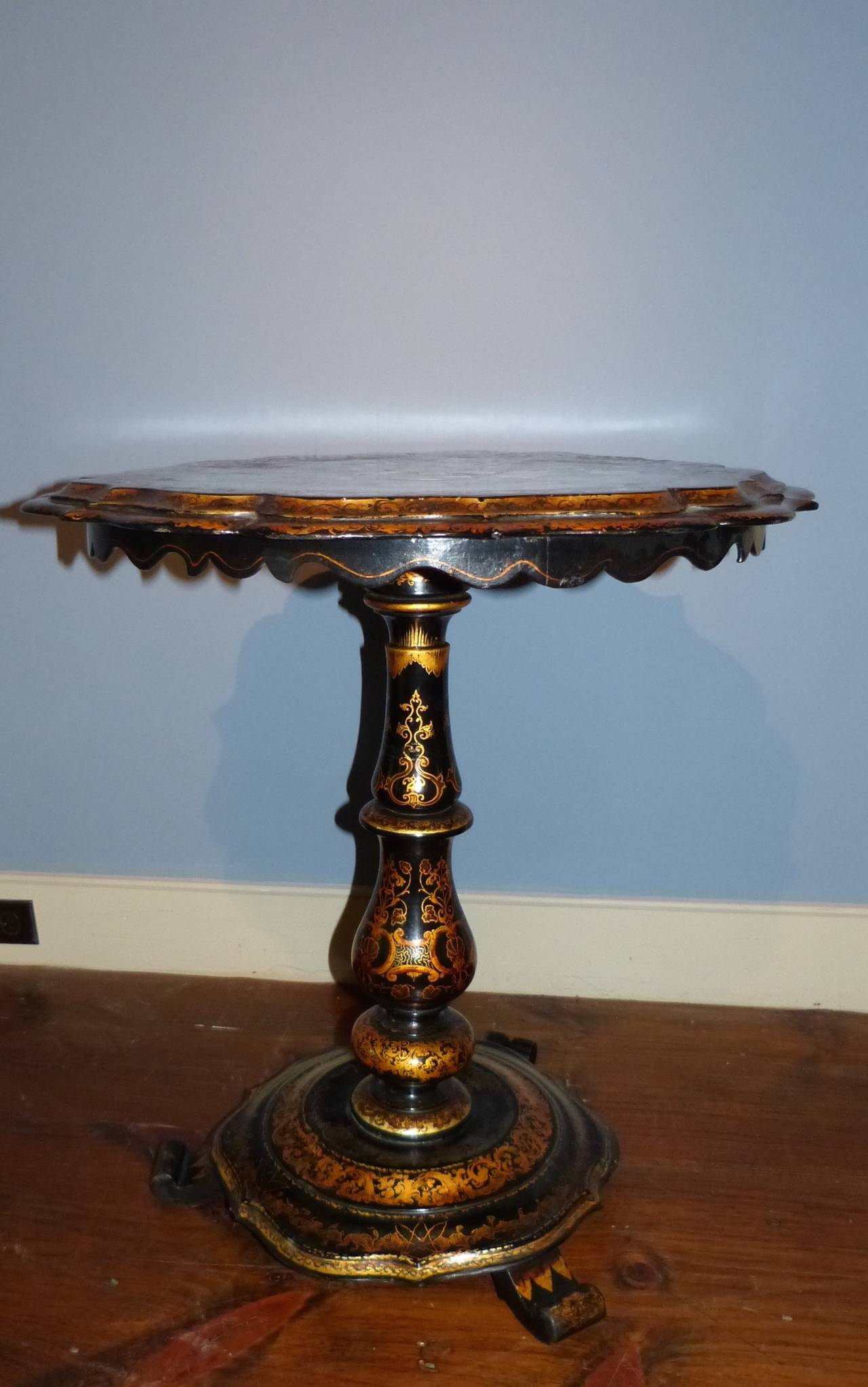  Papier Mâché and Mother-of-Pearl Table In Excellent Condition For Sale In Bantam, CT