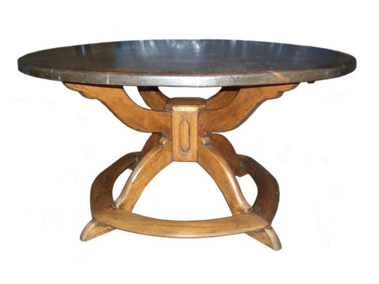 round pine table