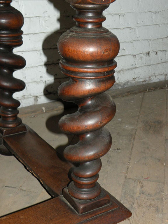 Early 18th century German Baroque Walnut Center Table In Good Condition For Sale In Troy, NY