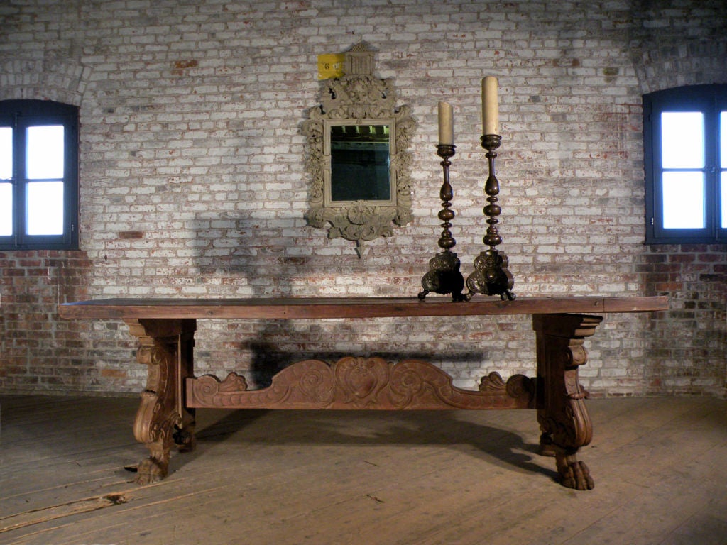 Table de réfectoire italienne en noyer de style Renaissance du XIXe siècle Bon état - En vente à Troy, NY