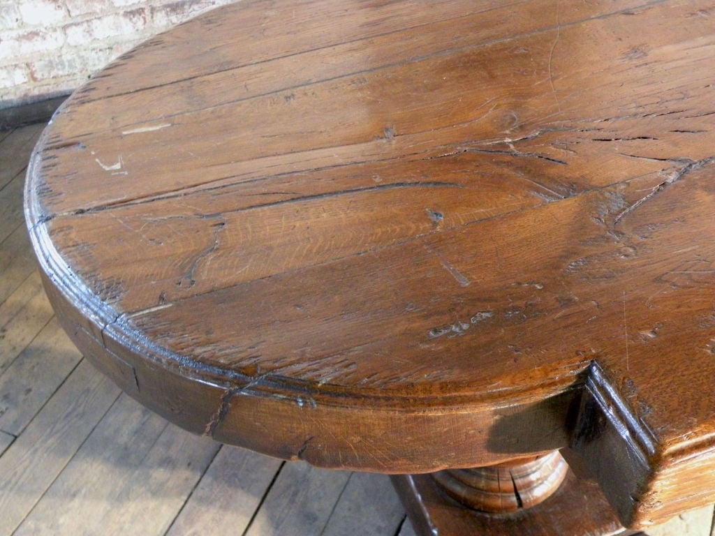 Grande table à tréteaux en orme et chêne du XVIIe siècle français en vente 2