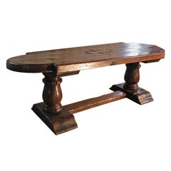 Grande table à tréteaux en orme et chêne du XVIIe siècle français 