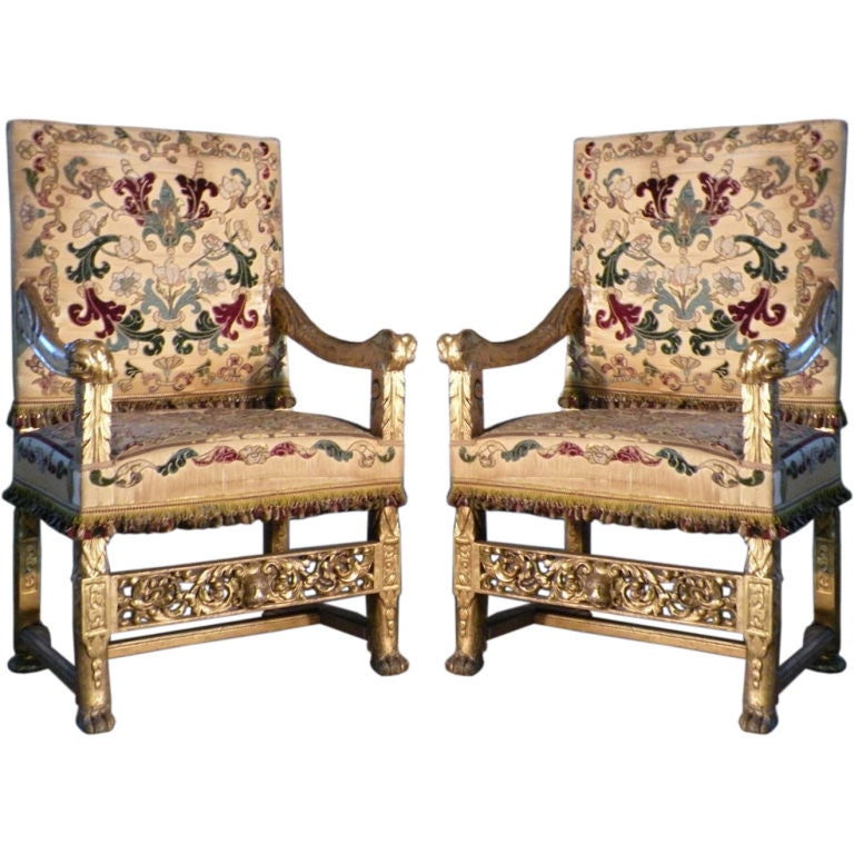 Paire de fauteuils dorés français de la fin du XIXe siècle conçus par Eugene Grasset en vente