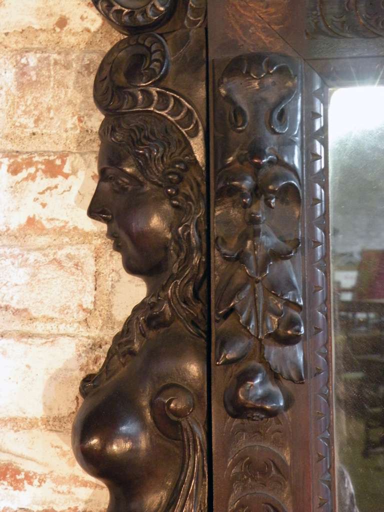 Italian carved walnut 19th century Renaissance style Mirror For Sale 2
