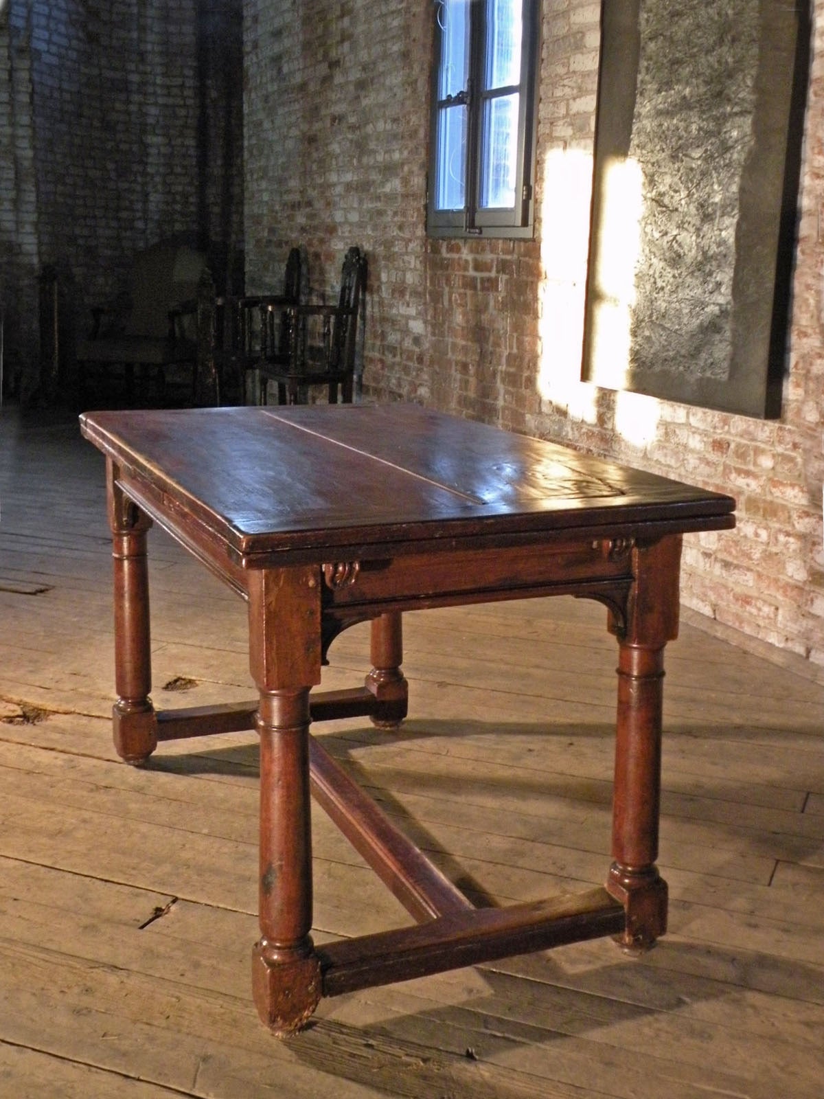 Renaissance Table à rallonge française Henry II de la fin du 16ème siècle en noyer en vente