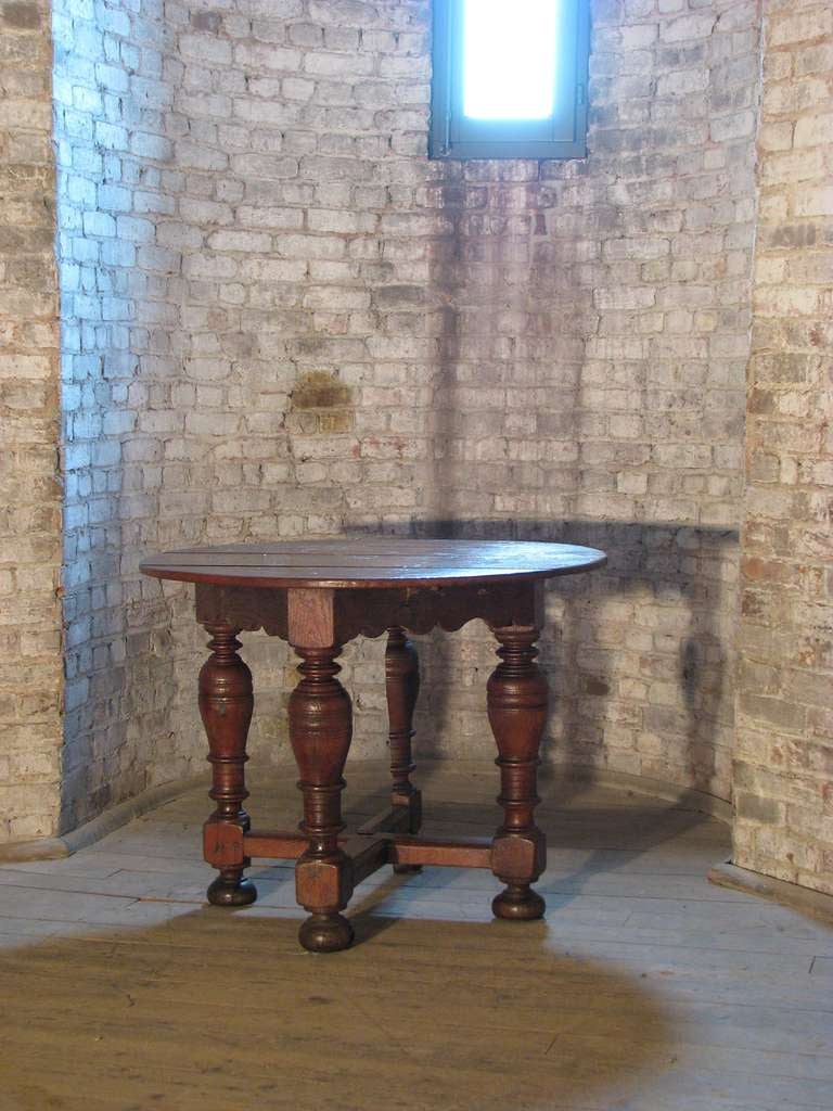 Baroque Dutch 18th century round Drop-Leaf Table or Demilune Console For Sale