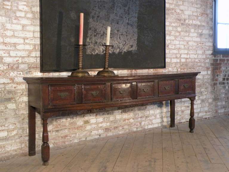 English George I 18th century oak Dresser / Sideboard In Good Condition For Sale In Troy, NY