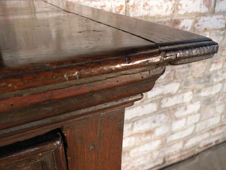 Oak English George I 18th century oak Dresser / Sideboard For Sale