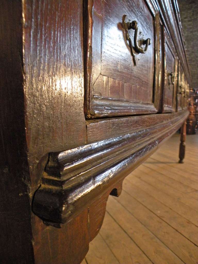 English George I 18th century oak Dresser / Sideboard For Sale 3