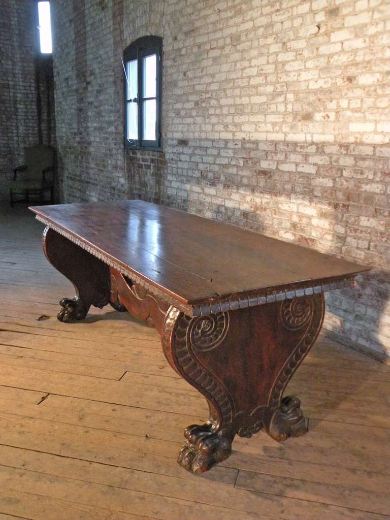 Italian 16th century Renaissance Walnut Trestle Table For Sale 1