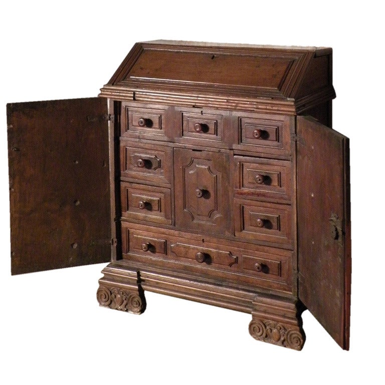 Credenza o scrivania in noce barocca italiana del XVII secolo