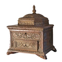 Early 18th century Italian Baroque  Carved Walnut Dome-Top Box