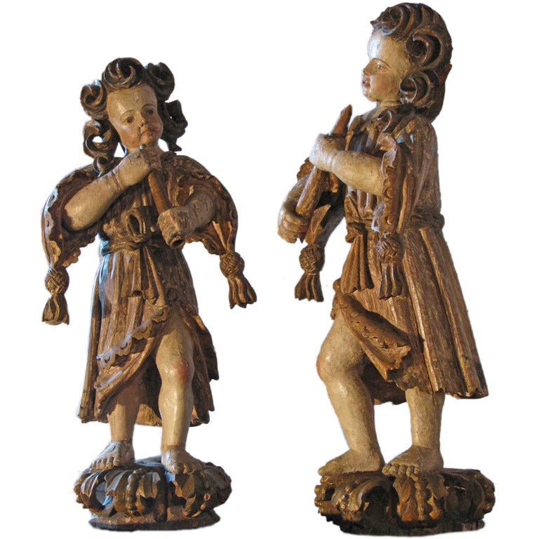 Paar deutsche polychrome Barockskulpturen von Musikern aus dem frühen 18. Jahrhundert