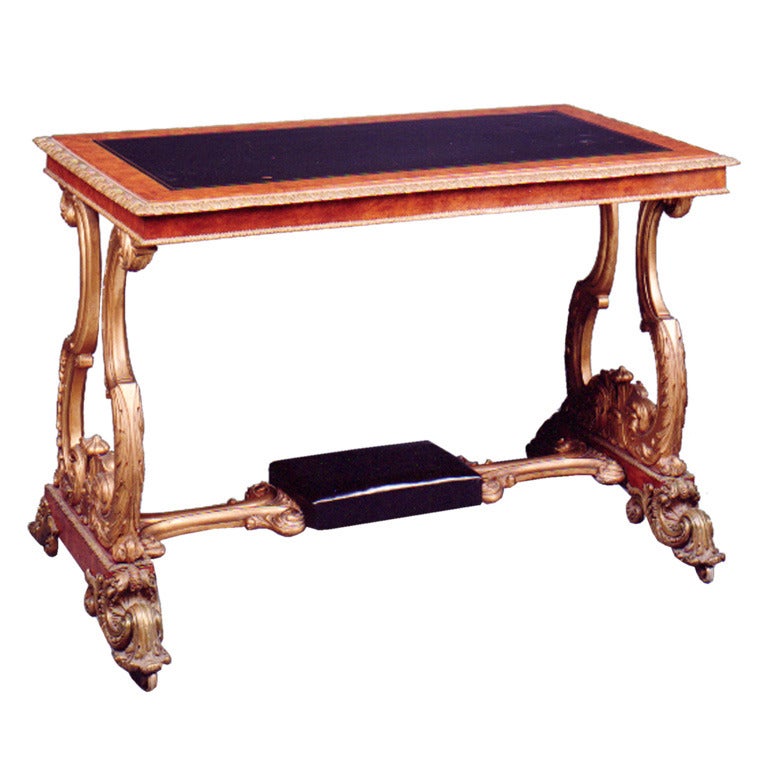 Table ou bureau anglais de style Régence du 19ème siècle de style William IV monté en bronze