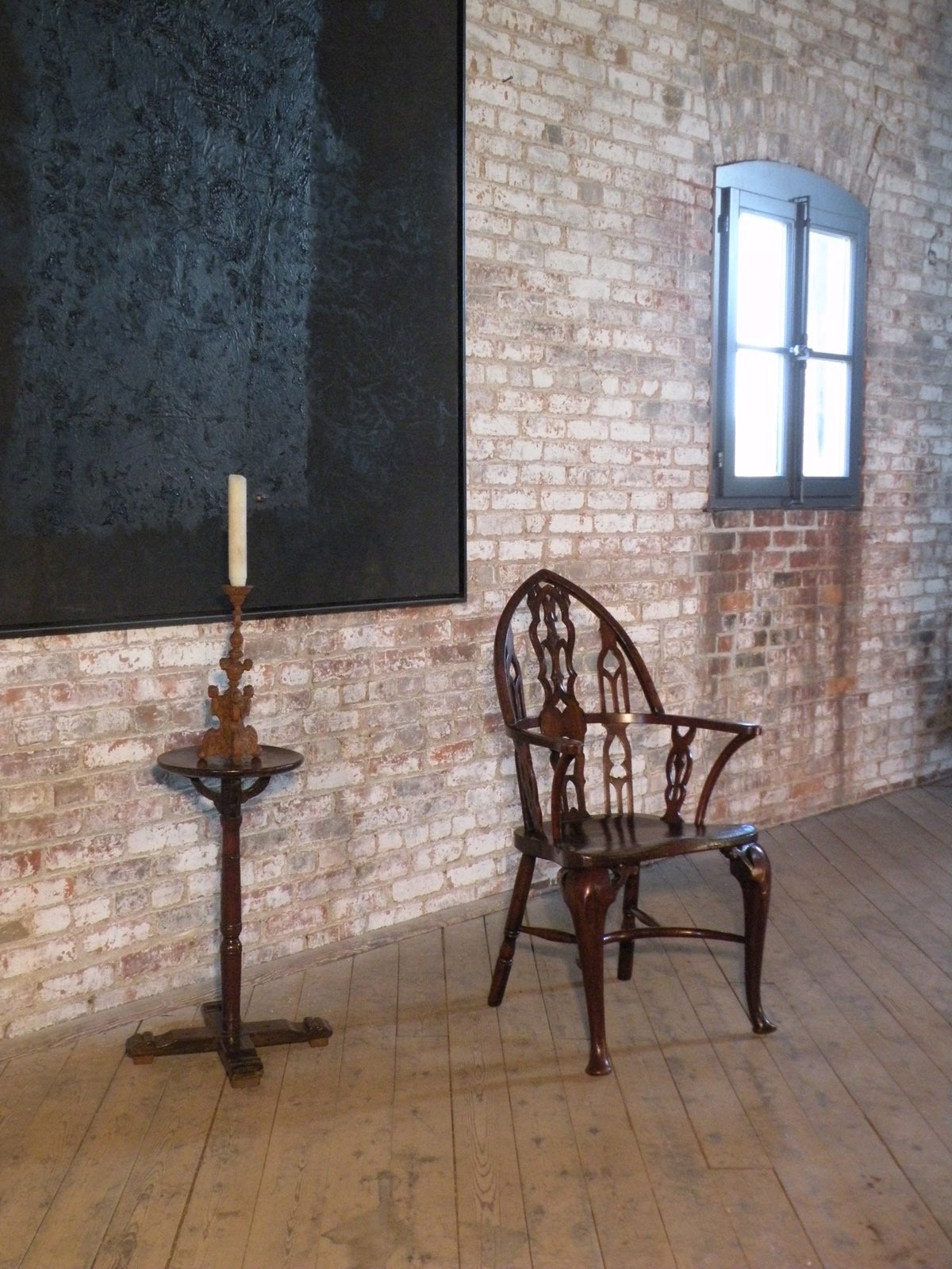 19th Century English late 18th century George III “Gothick” Yew wood Windsor Chair For Sale