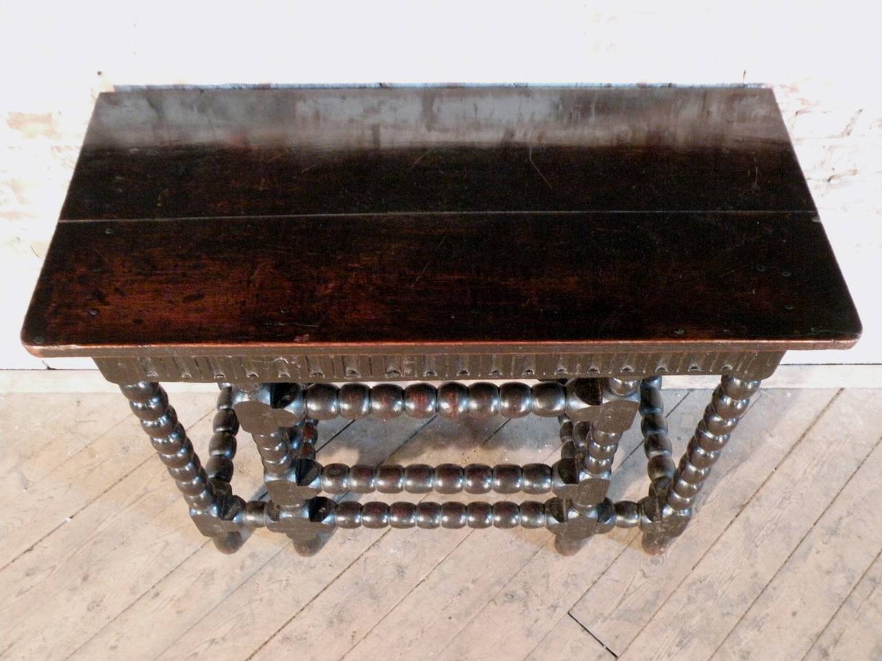 Franco-Flemish 17th Century Oak and Ebonized Console Table For Sale 2