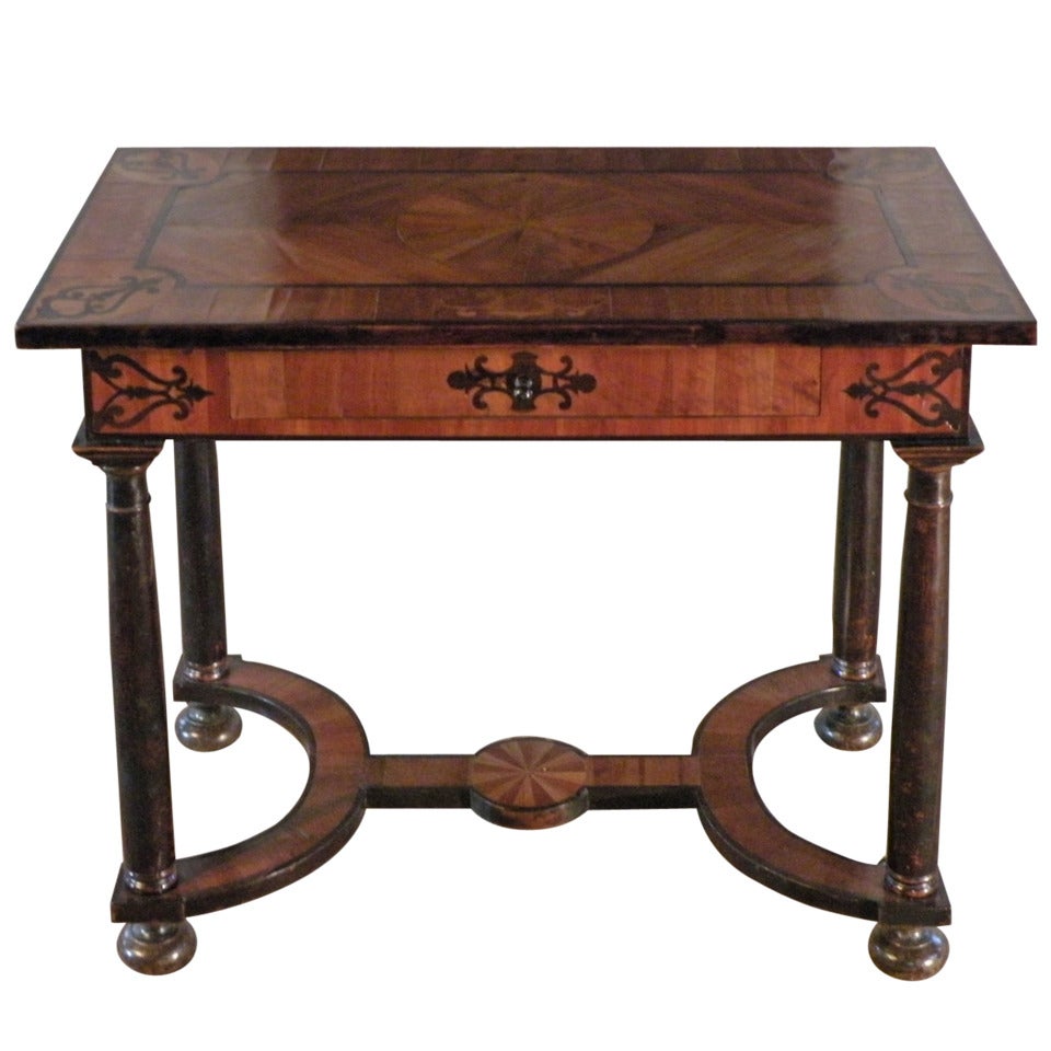 Mesa de centro o escritorio de marquetería barroca italiana o maltesa del siglo XVII
