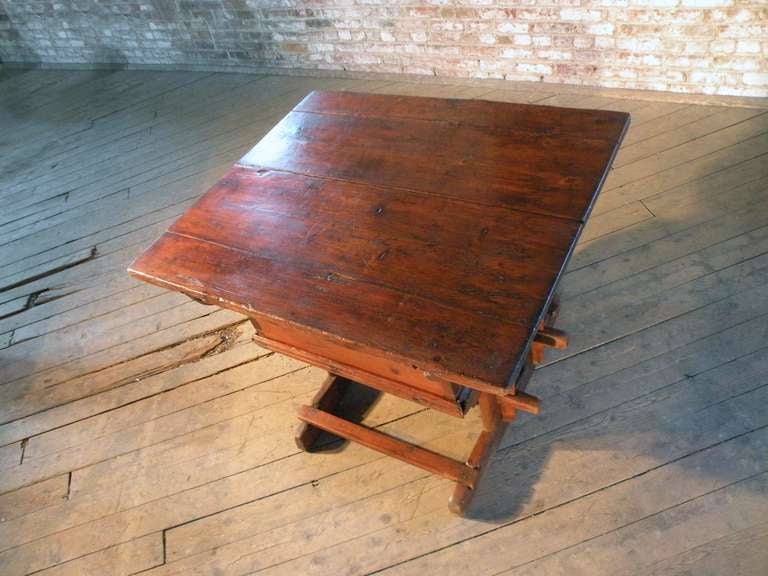 Early 18th century Rustic Swiss Pine Table For Sale 3