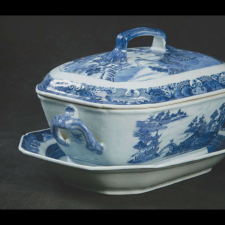 Rare Pair Of Chinese Blue And White Export Tureens For Sale 1