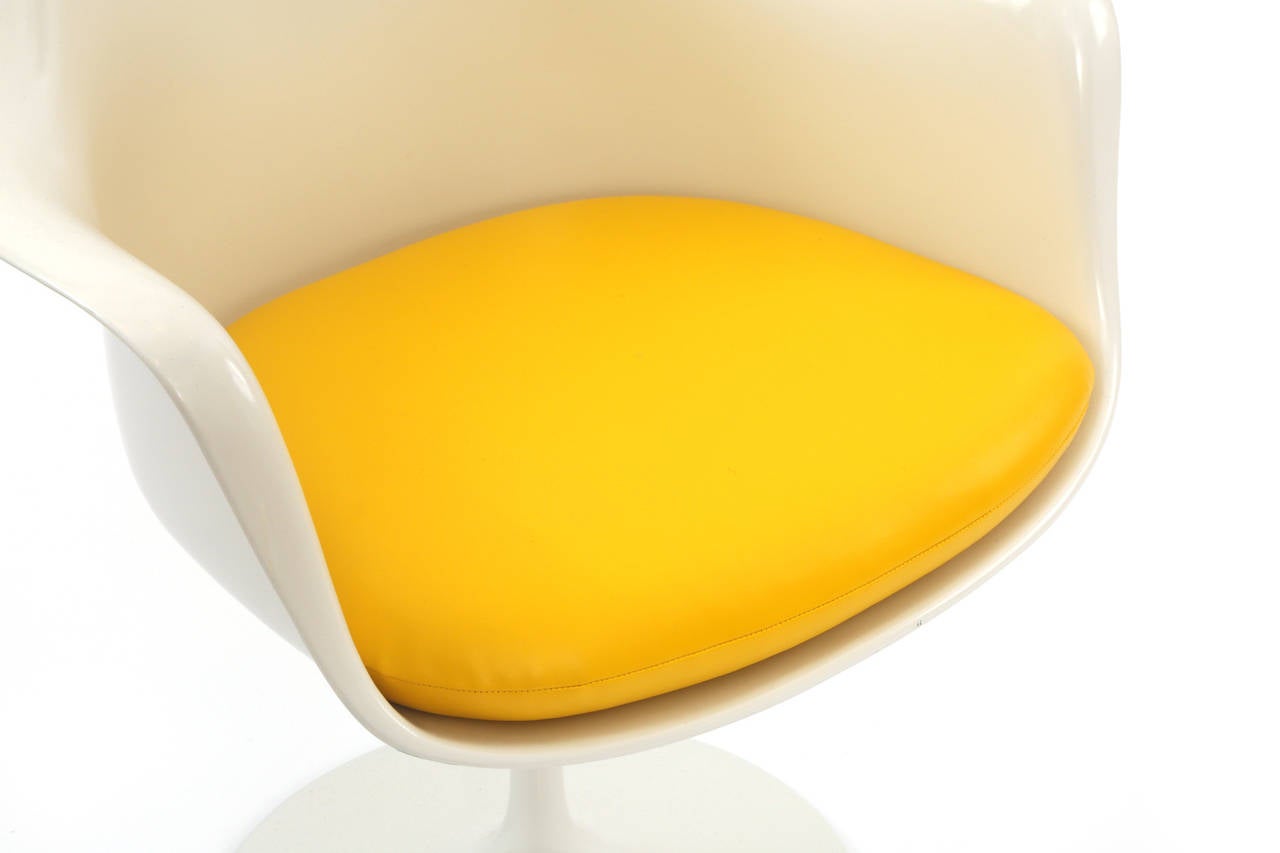 American Six Eero Saarinen Knoll Tulip Chairs