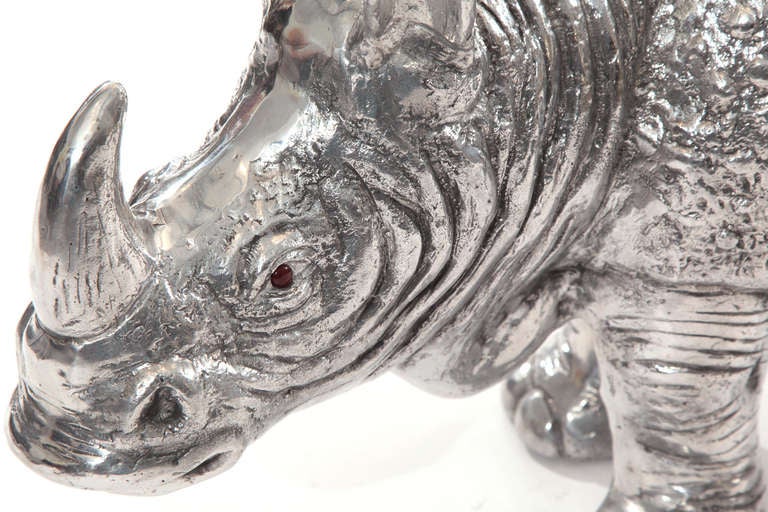 Rhinocéros en aluminium poli à grande échelle par Arthur Court Excellent état à Phoenix, AZ