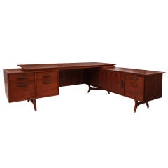 Rare Monteverdi Young Executive Desk & Return