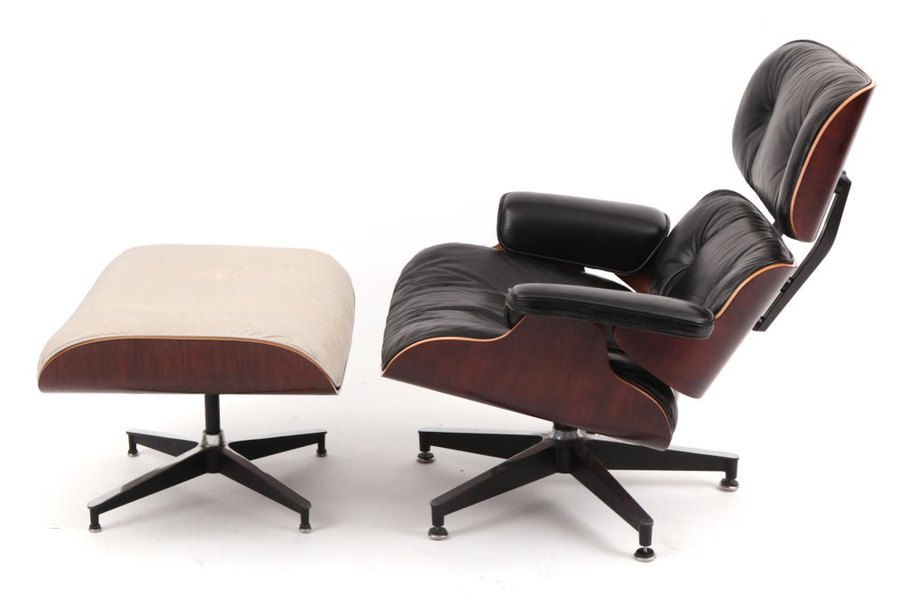 Pair of Eames Herman Miller Lounge Chairs 1