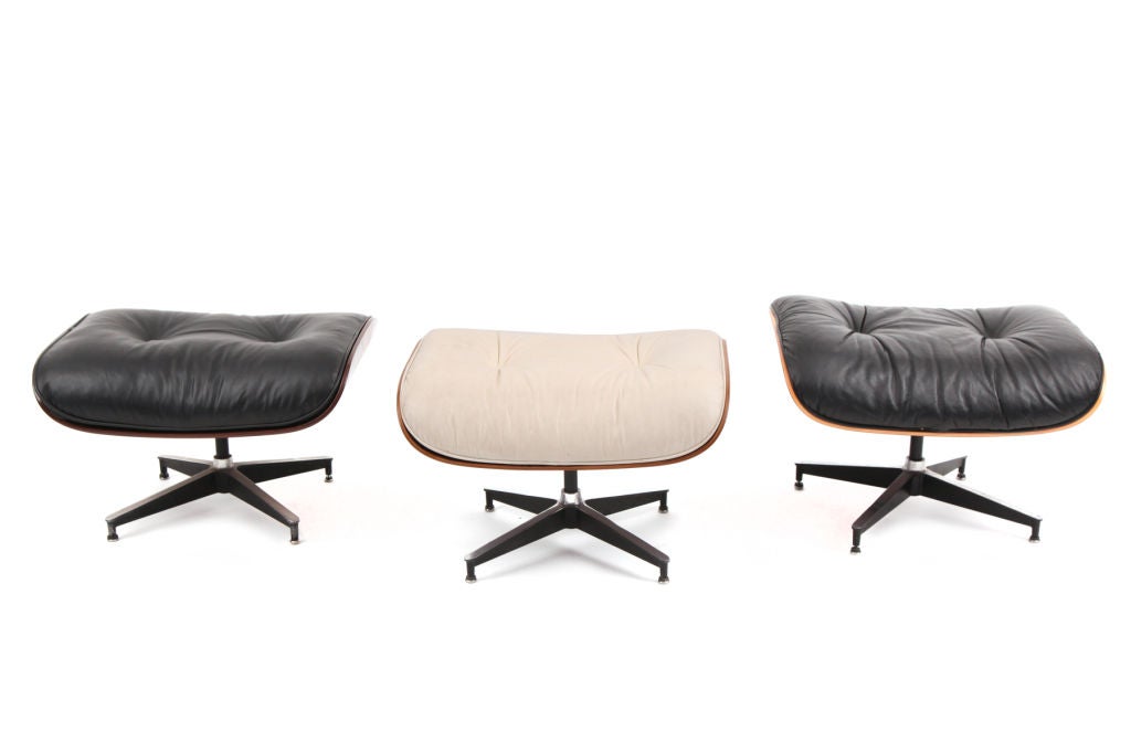 Pair of Eames Herman Miller Lounge Chairs 5