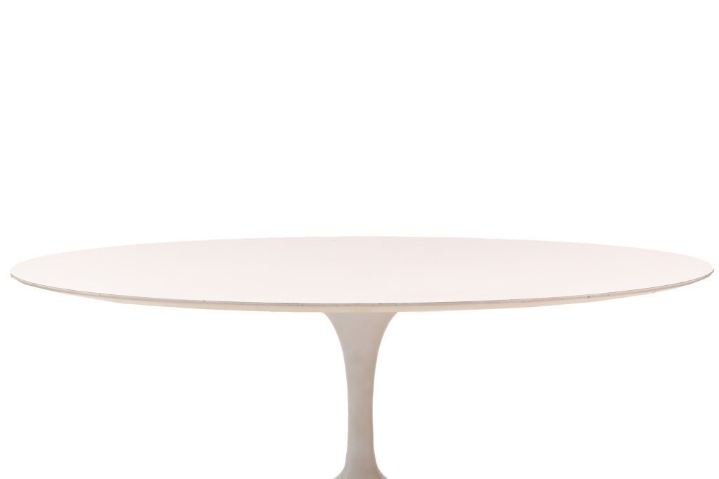 Eero Saarinen Knoll Oval Dining Table