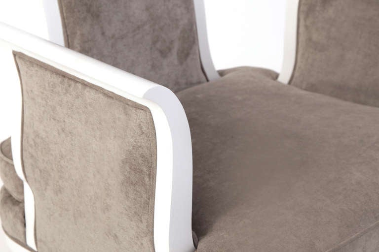 Mid-Century Modern Elegant Sixties Italian Lounge Chair in Stone Gray Silk Chenille