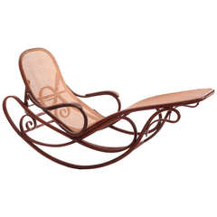 Stunning Bentwood Chaise by Thonet