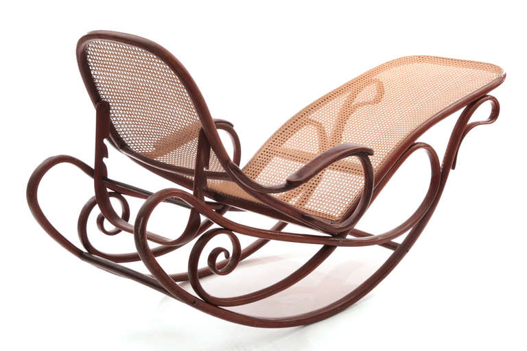 Late 20th Century Stunning Bentwood Chaise by Thonet