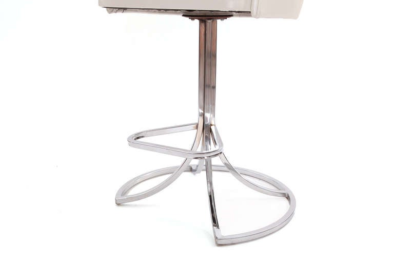 Sculptural Pair of Leather and Chrome Swivel Barstools In Excellent Condition In Phoenix, AZ
