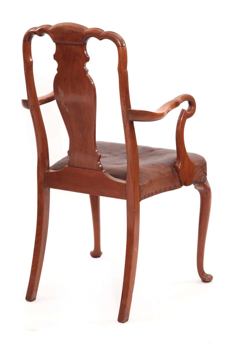 20th Century Six Stunning Burled Walnut Queen Anne Dining Chairs