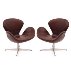 Arne Jacobsen Fritz Hansen Leather Swan Chairs