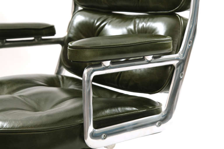 Stunning Eames for Herman Miller Leather Time Life Chair In Excellent Condition In Phoenix, AZ