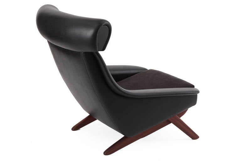 Mid-20th Century Striking Illum Wikkelsø Lounge Chair and Ottoman