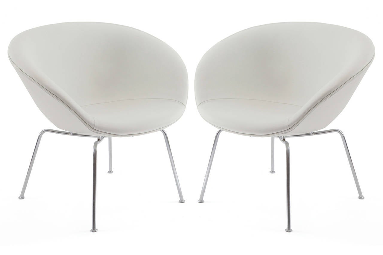Pair of White Leather Arne Jacobsen Pot Chairs