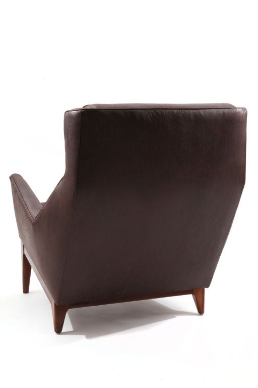 Mid-20th Century Striking Leather & Walnut Lounge Chair