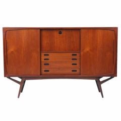Elegant Teak Sideboard 
Bar