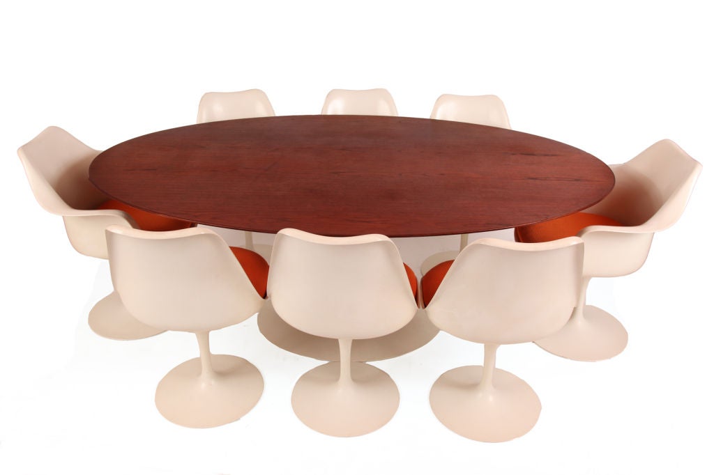 American Eero Saarinen for Knoll Oval Dining Table